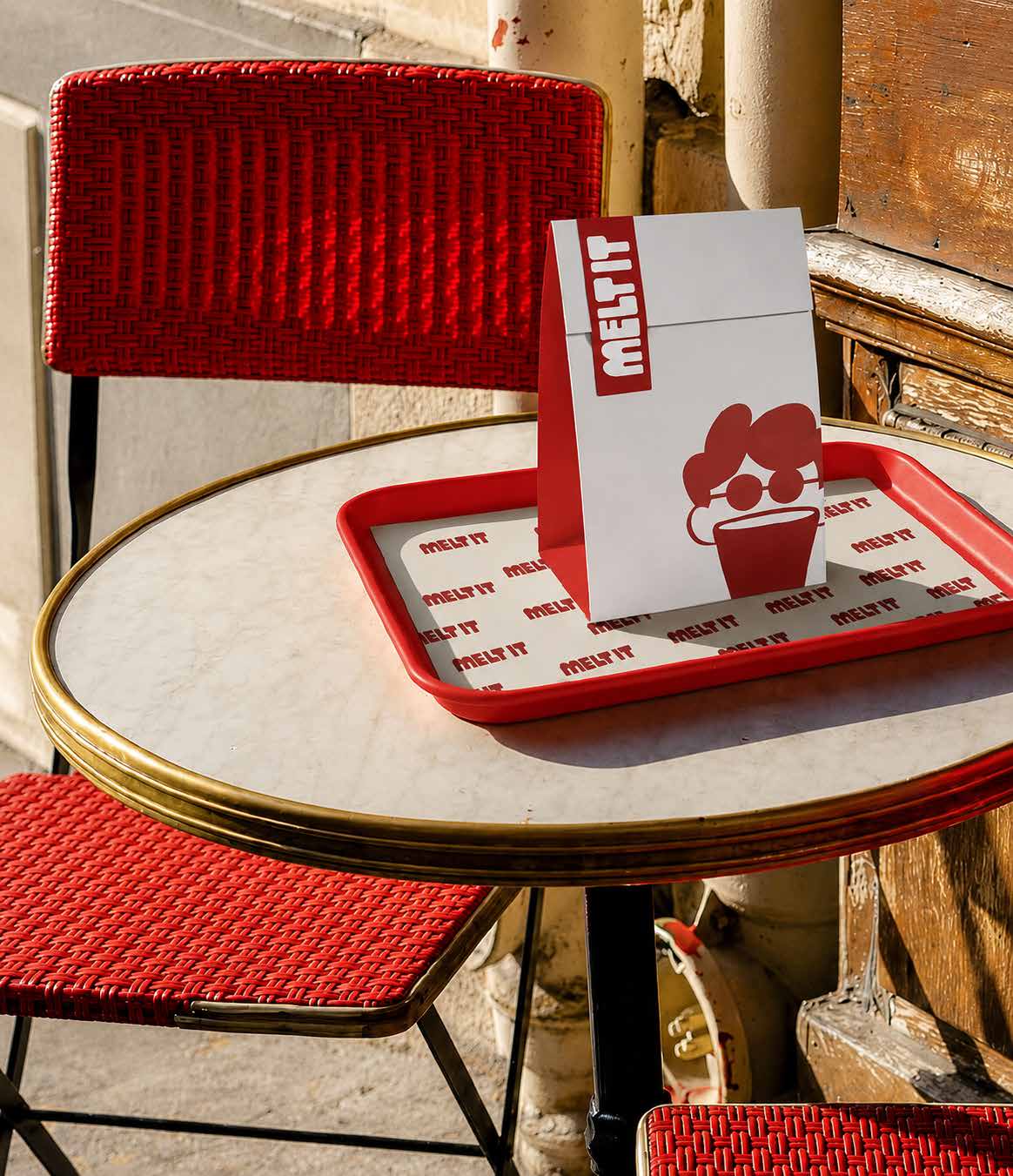 Coffee, smoothie and toastie in MELT IT packaging